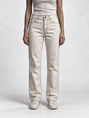 Straight Leg Jeans in Cream